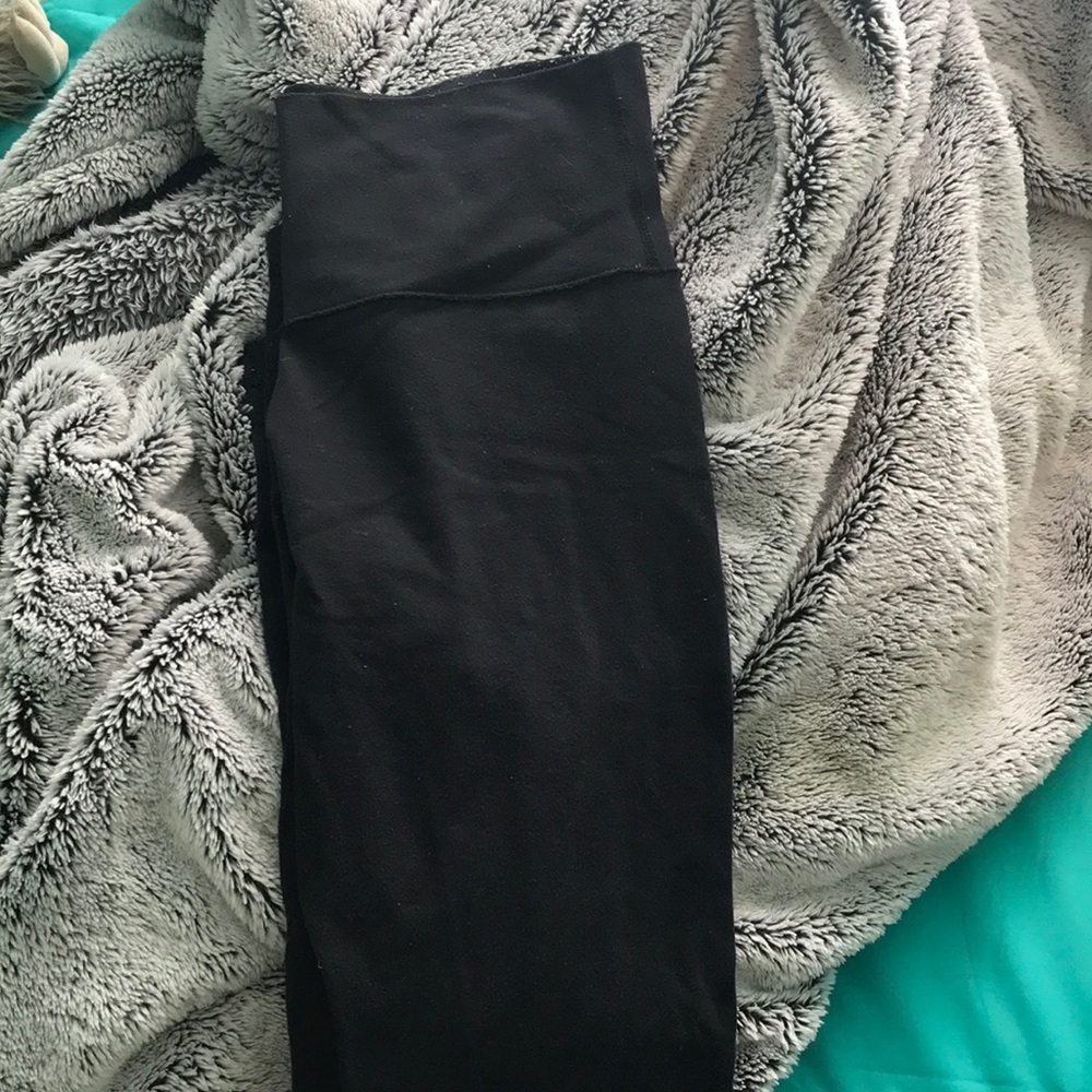 Black ankle crop lulu lemon leggings